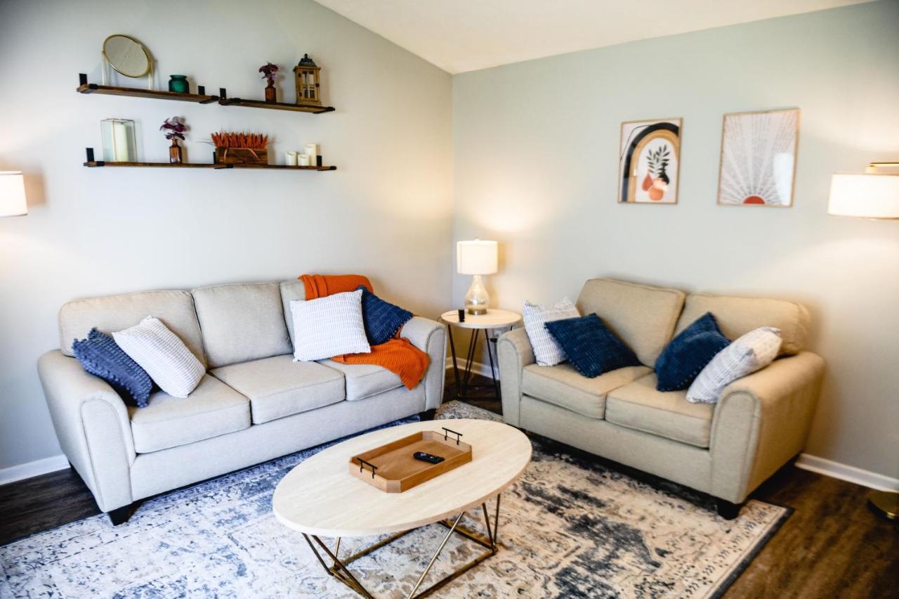 Urban Cottage: Homey & Convenient Huntington Exterior photo