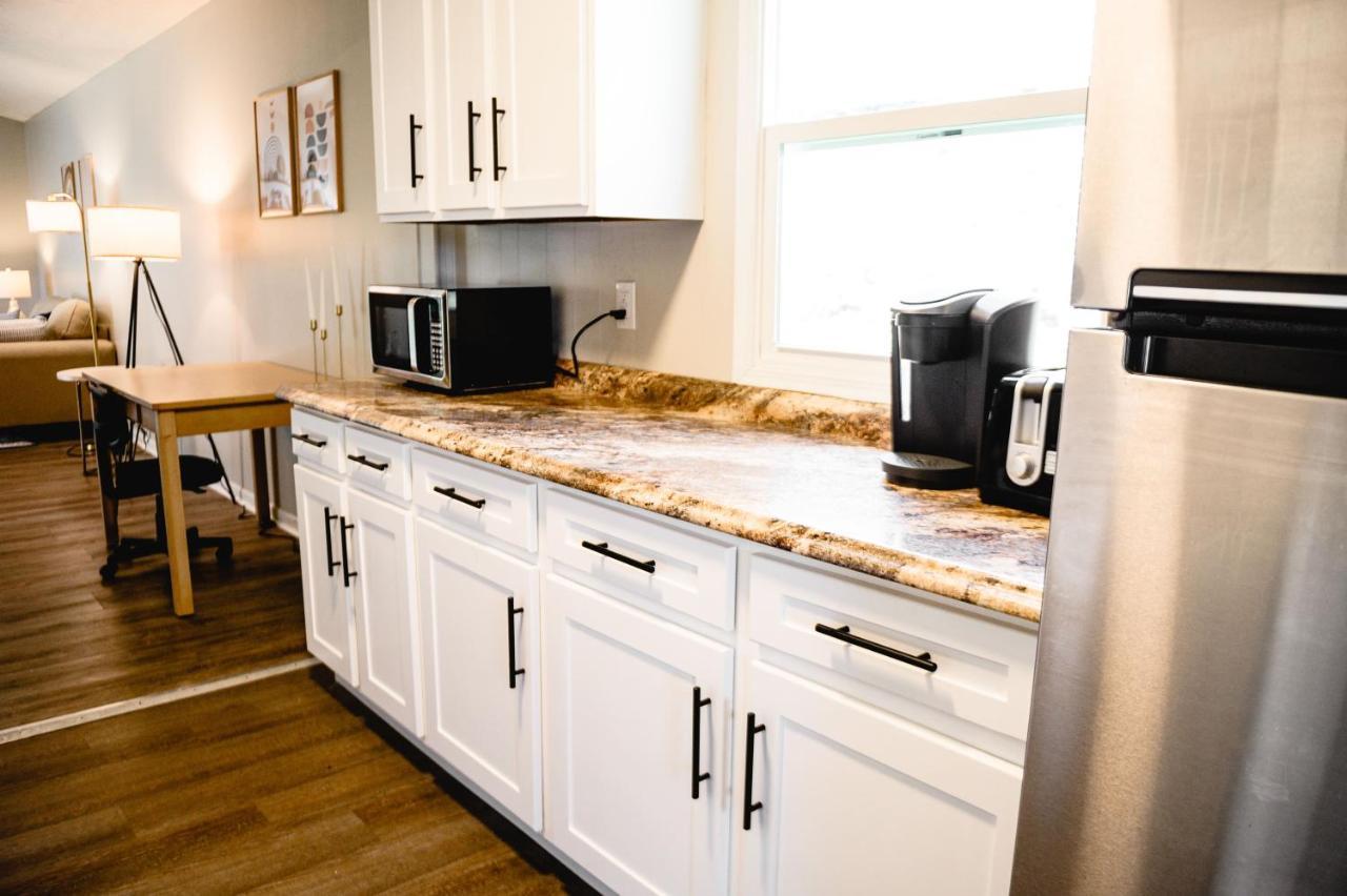 Urban Cottage: Homey & Convenient Huntington Exterior photo
