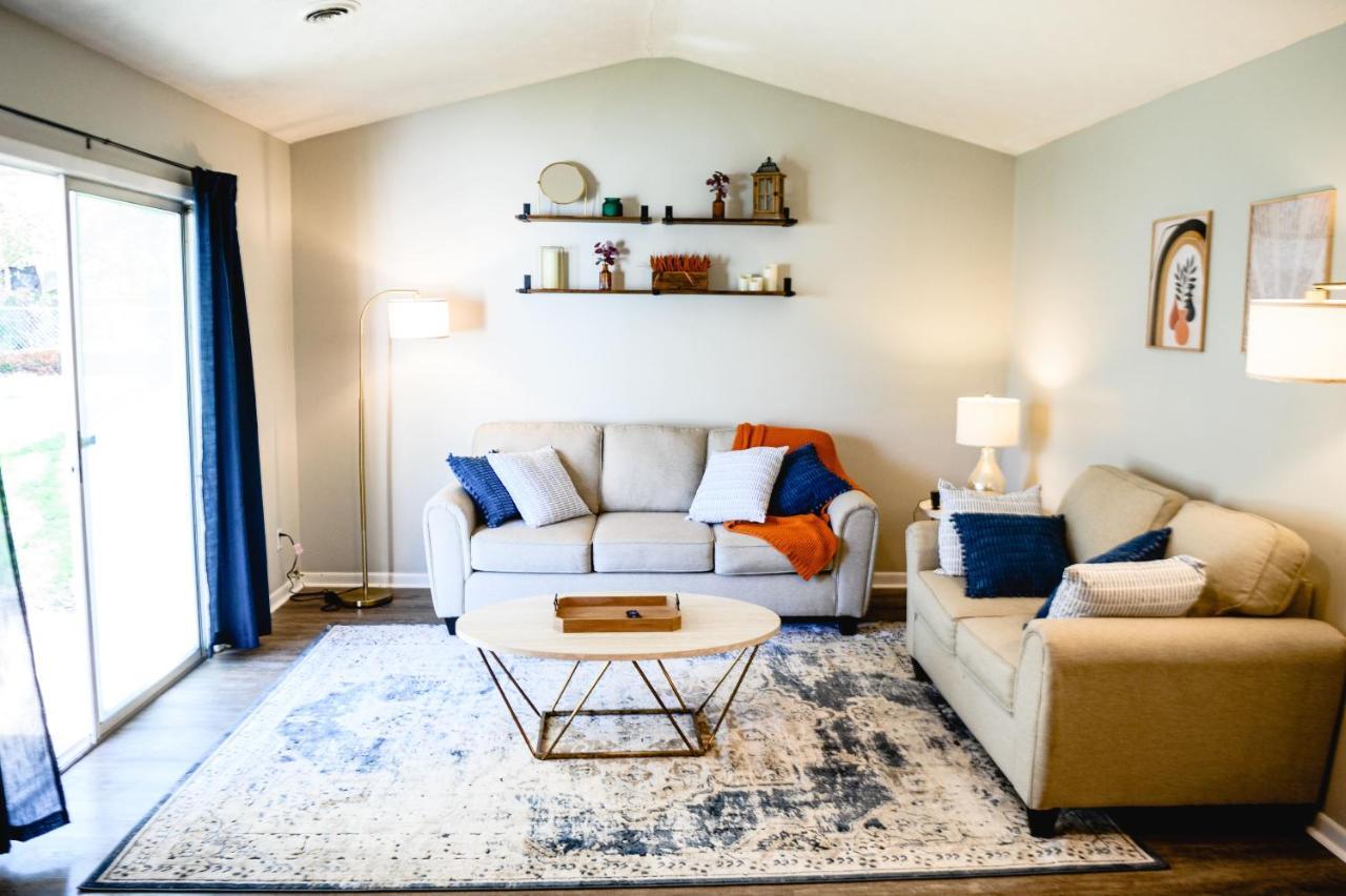 Urban Cottage: Homey & Convenient Huntington Exterior photo
