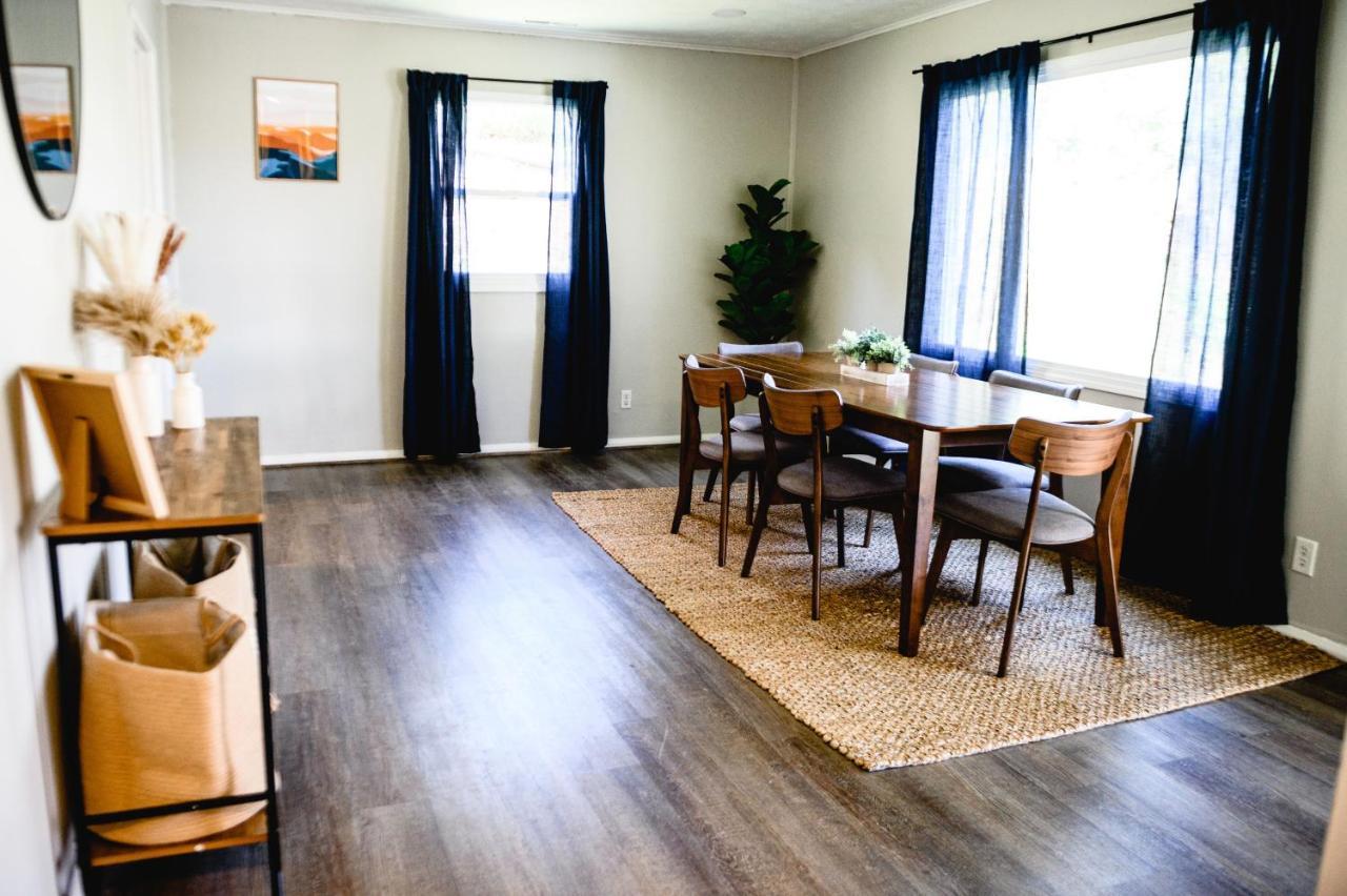 Urban Cottage: Homey & Convenient Huntington Exterior photo